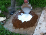Lime mortar ‘hot mix’ for Cob house, in october / Mortier de chaux mélangé ‘à chaud’ pour la maison en bauge (cob), en octobre